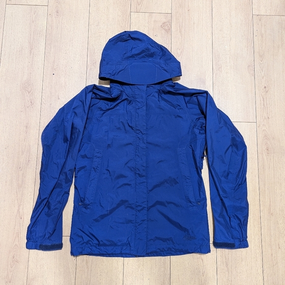 Mountain Hardwear Jackets & Blazers - Mountain Hardware raincoat size S Women's